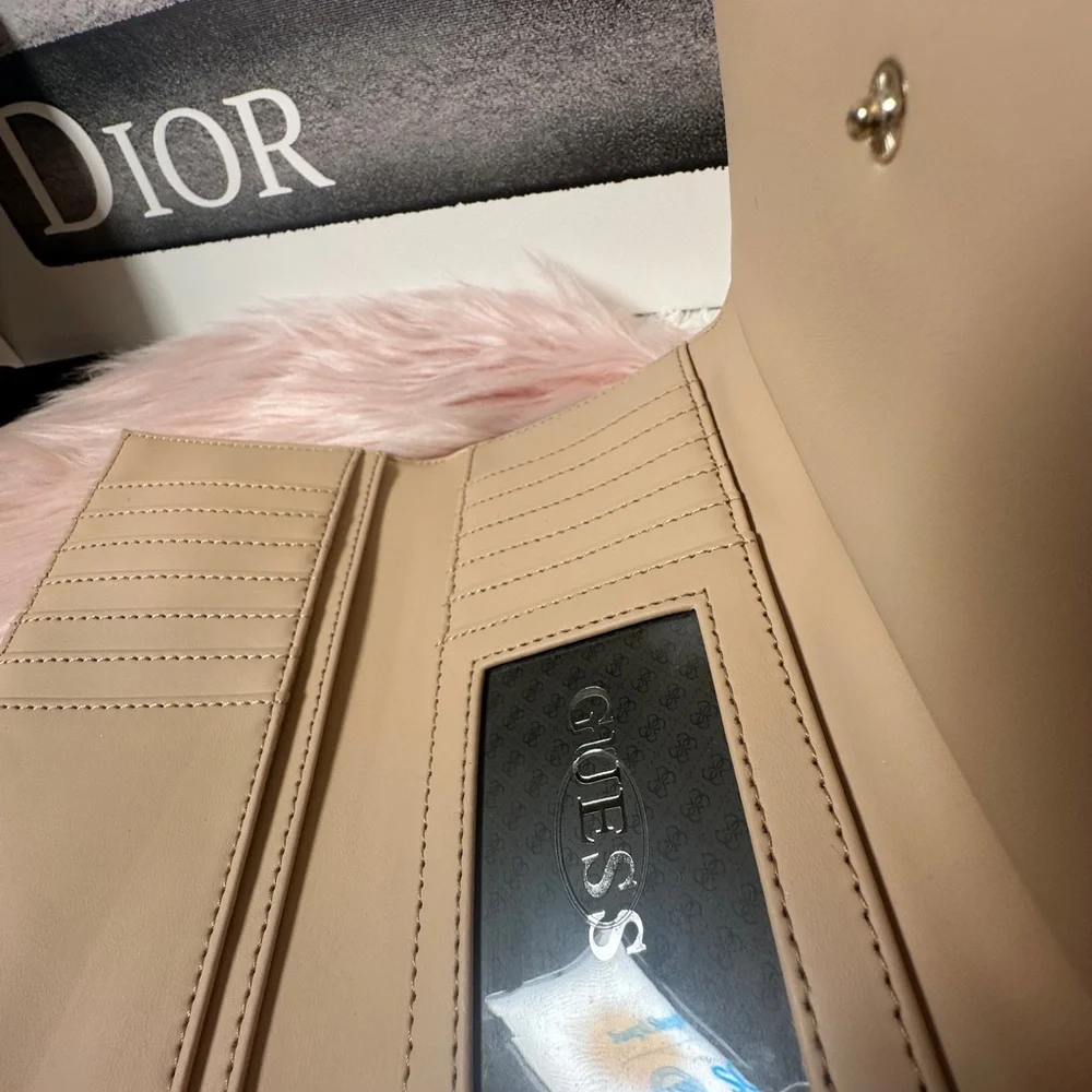 GUESS New in box Guess wallet (pewter/Rose Gold Color)